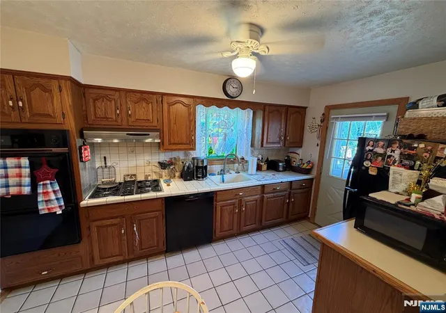Photo 3 of Multi family home for sale at 407 Berry Ave, Carlstadt, NJ 07072 | MLS# 26030884 | Listing updated on 2026-09-05