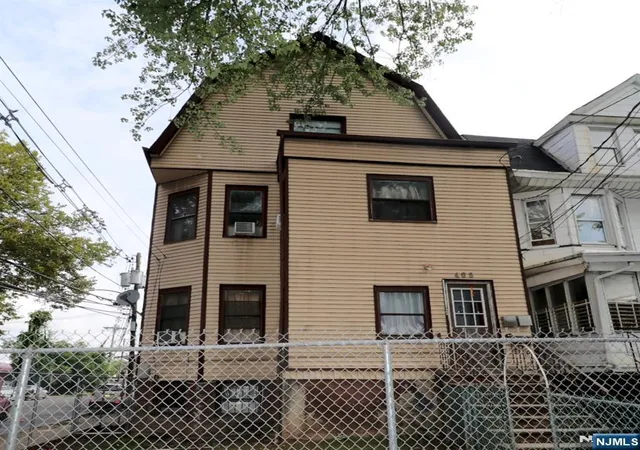 Photo 3 of Single family home for sale at 465 4th Ave, Newark, NJ 07107 | MLS# 26030888 | Listing updated on 2026-08-18