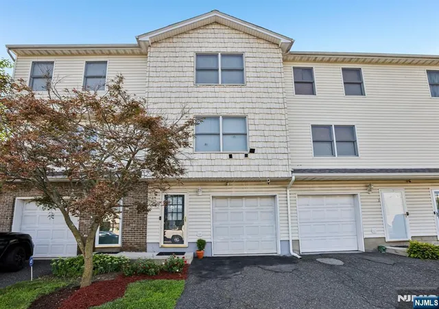 Photo 4 of Sale Pending at 274 Garibaldi Ave #2, Lodi, NJ 07644 | MLS# 26030948 | Listing updated on 2026-09-01
