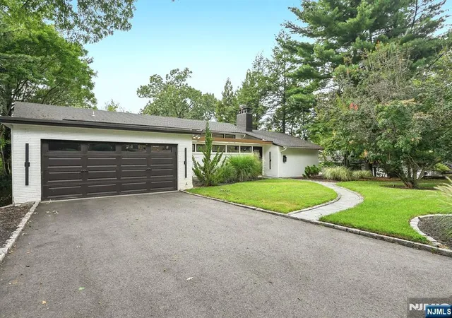 Photo 1 of Land for sale at 502 Ridgeland Ter, Leonia, NJ 07605 | MLS# 26030990 | Listing updated on 2026-09-18