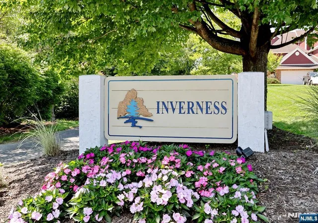 5th image of 28 Turnberry Ln, Hamburg, NJ 07419