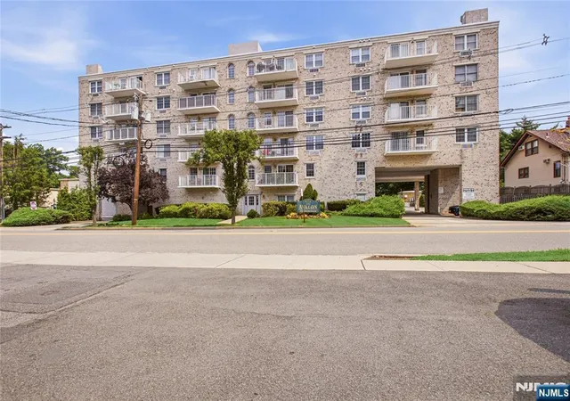 Listing Photo 2 - Condo for sale in building located at 446 Passaic St, Hackensack, NJ 07601 - Unit #4H