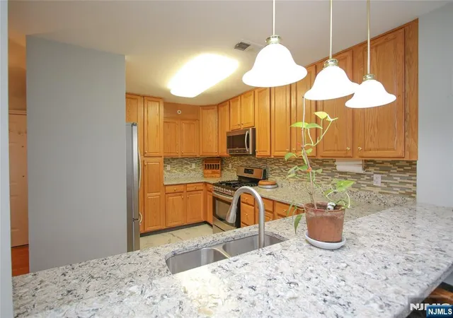 Photo 3 of Sale Pending at 10 Redspire Dr #10, Union, NJ 07083 | MLS# 26031023 | Listing updated on 2026-09-14