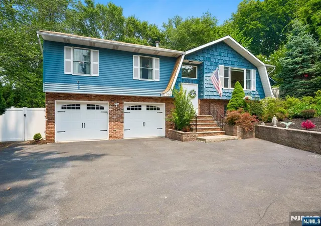 Photo 2 of Sale Pending at 364 Piermont Ave, Hillsdale, NJ 07642 | MLS# 26031064 | Listing updated on 2026-09-17