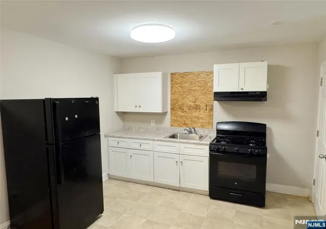 Photo 4 of Sale Pending at 25 Ryerson Ave, Paterson, NJ 07502 | MLS# 26031071 | Listing updated on 2026-09-23