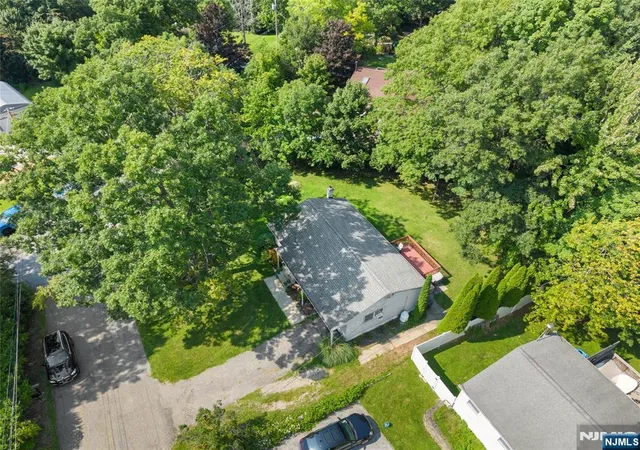 3rd image of 1 Ridgeview Ct, Vernon, NJ 07422 | MLS# 26031097