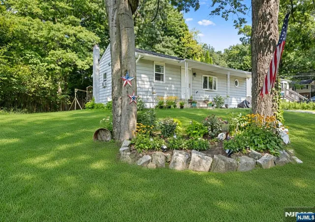 4th image of 1 Ridgeview Ct, Vernon, NJ 07422 | MLS# 26031097