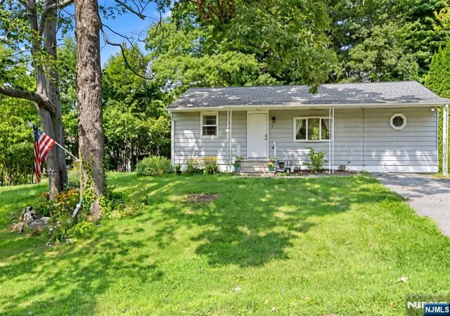 5th image of 1 Ridgeview Ct, Vernon, NJ 07422 | MLS# 26031097