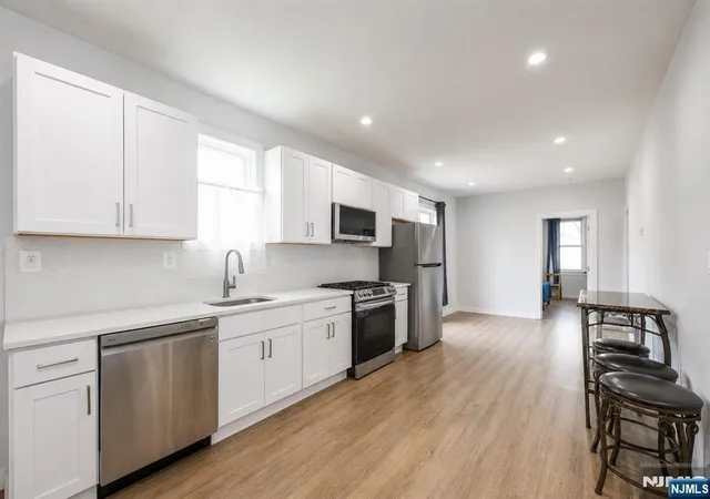 5th image of 484 Prospect St, East Orange, NJ 07017 | MLS# 26031103