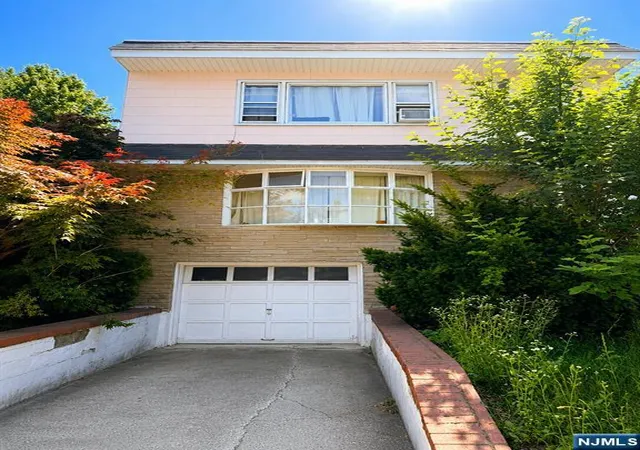 Photo 1 of Sale Pending at 52 Valley St, Newark, NJ 07106 | MLS# 26031123 | Listing updated on 2026-10-07