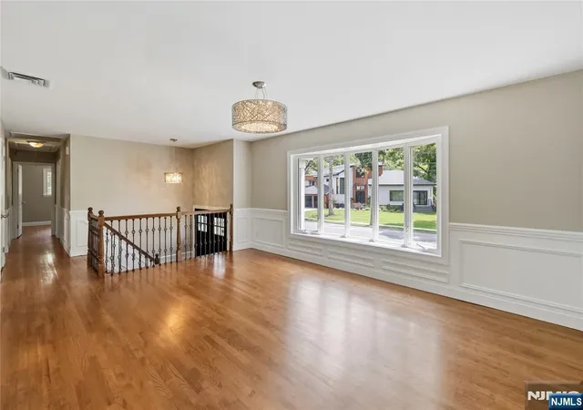 Photo 3 of Single family home for sale at 377 Chelsea St, Paramus, NJ 07652 | MLS# 26031130 | Listing updated on 2026-08-23