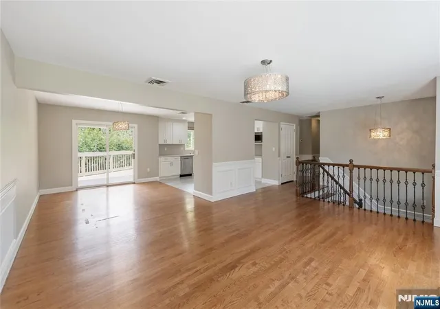 Photo 3 of Single family home for sale at 377 Chelsea St, Paramus, NJ 07652 | MLS# 26031130 | Listing updated on 2026-08-23