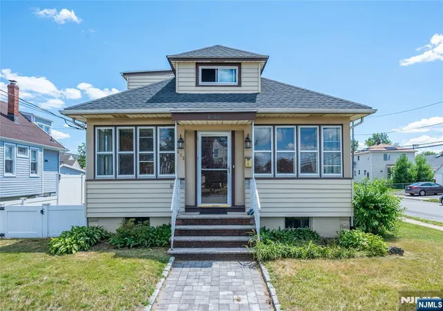 Photo 1 of Single family home for sale at 8 02 Henderson Blvd, Fair Lawn, NJ 07410 | MLS# 26031140 | Listing updated on 2026-09-13