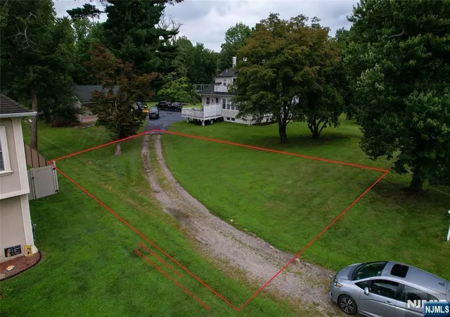 2nd image of 8 Newark Pompton Turnpike, Pequannock Township, NJ 07440 | MLS# 26031153