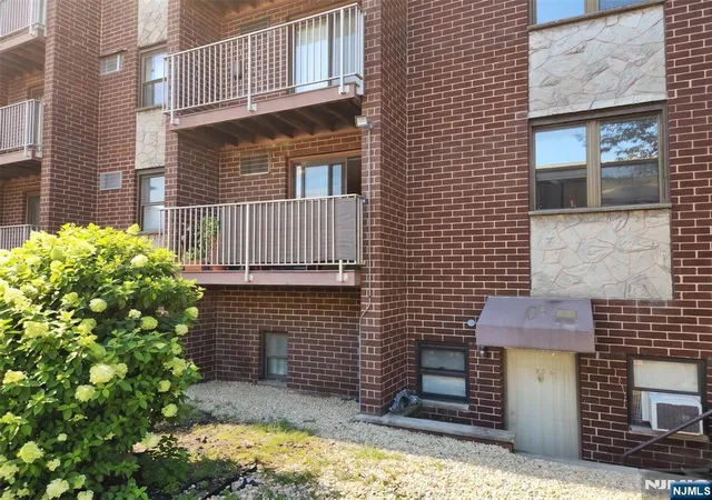 Photo 2 of Condo for sale at 201 12th #25, Palisades Park, NJ 07650 | MLS# 26031164 | Listing updated on 2026-08-18