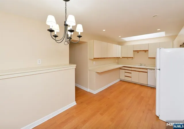 Listing Photo 5 - Condo for sale in building located at 50 May St, Hawthorne, NJ 07506-2662 - Unit #112