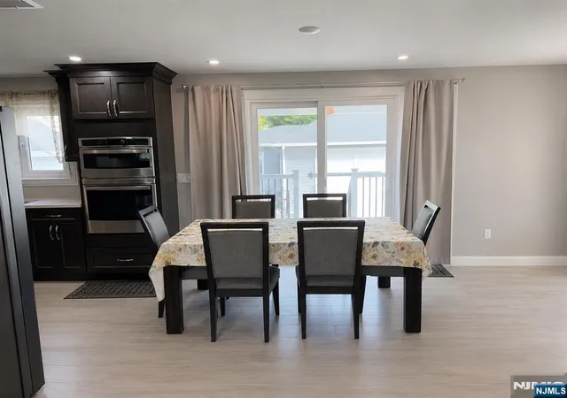 Photo 4 of Single family home for sale at 170 Mount Pleasant Ave, Wallington, NJ 07057 | MLS# 26031220 | Listing updated on 2026-09-11
