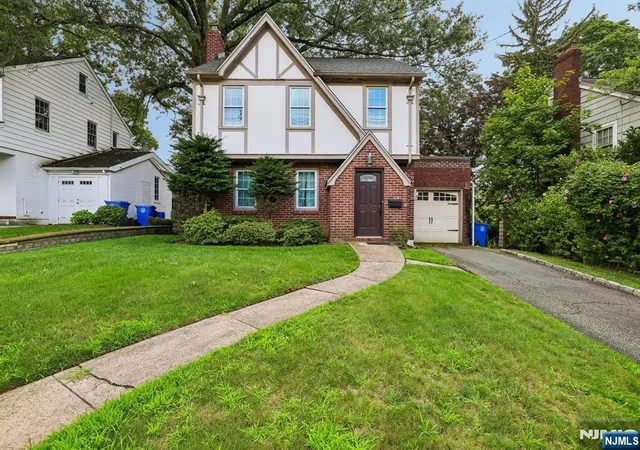 Photo 1 of Single family home for sale at 22 Elm St, Tenafly, NJ 07670 | MLS# 26031235 | Listing updated on 2026-09-18