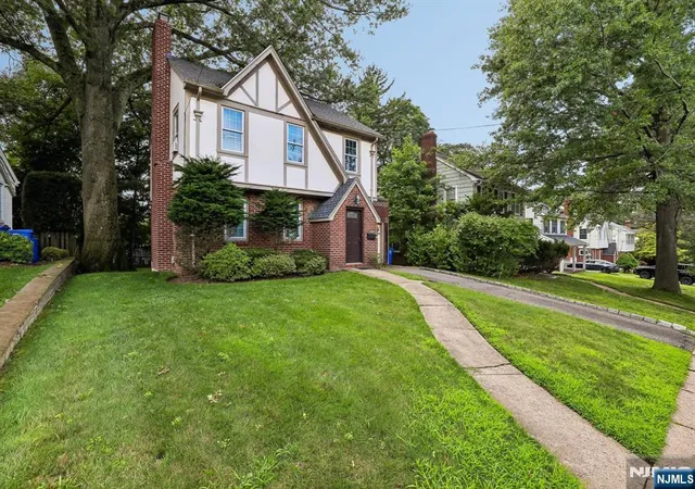 Photo 2 of Single family home for sale at 22 Elm St, Tenafly, NJ 07670 | MLS# 26031235 | Listing updated on 2026-09-18