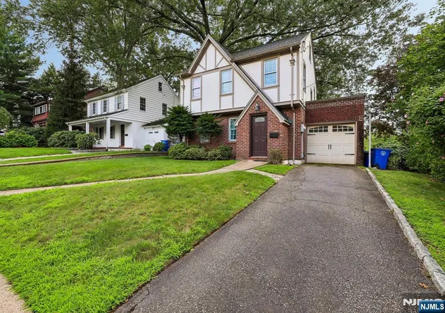 Photo 3 of Single family home for sale at 22 Elm St, Tenafly, NJ 07670 | MLS# 26031235 | Listing updated on 2026-09-18