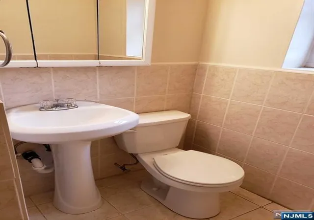 5th image of 2205 N Central Rd, Fort Lee, NJ 07024