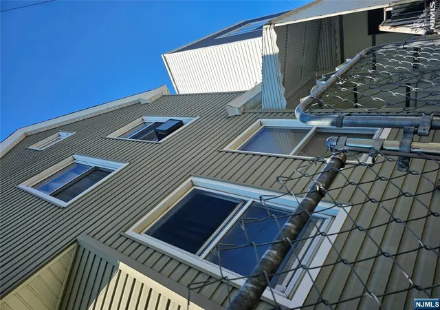 Photo 2 of Single family home for sale at 292 Governor St, Paterson, NJ 07501 | MLS# 26031253 | Listing updated on 2026-08-18