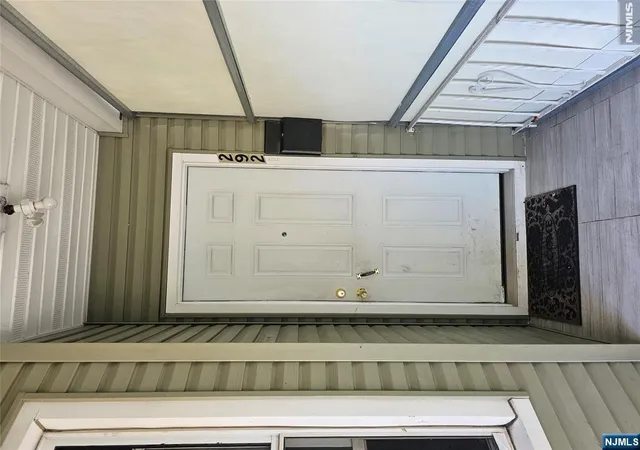 Photo 3 of Single family home for sale at 292 Governor St, Paterson, NJ 07501 | MLS# 26031253 | Listing updated on 2026-08-18