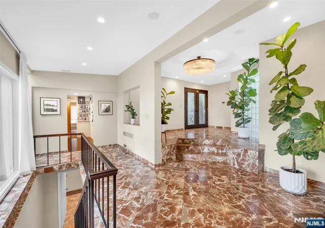 Photo 3 of Single family home for sale at 1 Driftway St, Roseland, NJ 07068 | MLS# 26031285 | Listing updated on 2026-10-04