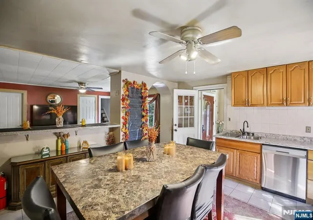 3rd image of 369 Queens Ct, Ridgewood, NJ 07450 | MLS# 26031301
