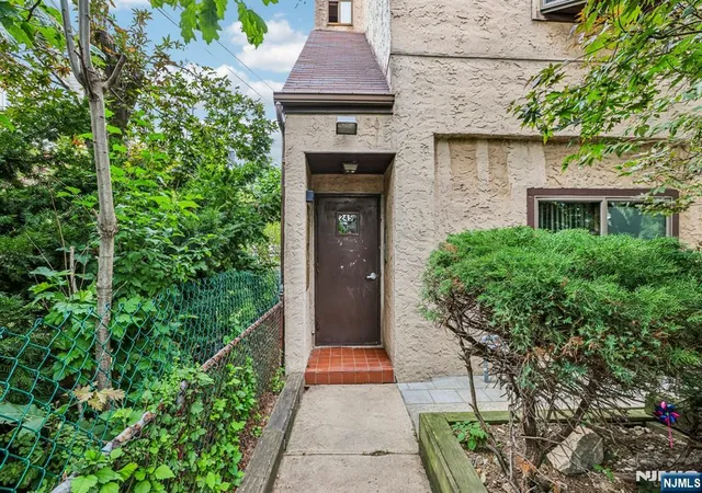 3rd image of 245 Warren Ave, Fort Lee, NJ 07024 | MLS# 26031306