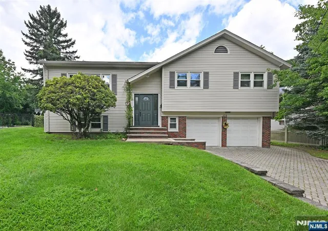 Photo 1 of Sale Pending at 459 Tulane Ct, Paramus, NJ 07652 | MLS# 26031326 | Listing updated on 2026-09-01