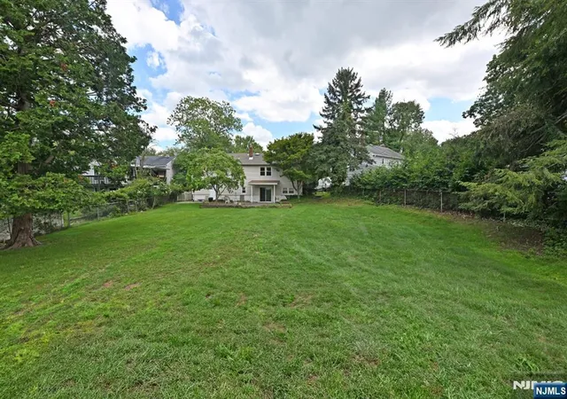 Photo 3 of Sale Pending at 459 Tulane Ct, Paramus, NJ 07652 | MLS# 26031326 | Listing updated on 2026-09-01