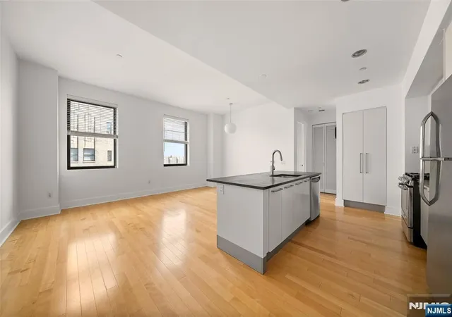 Photo 4 of Condo for sale at 4 Beacon Wy #1804, Jersey City, NJ 07304 | MLS# 26031335 | Listing updated on 2026-09-13