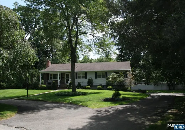 Photo 2 of Sale Pending at 452 Glendale Rd, Wyckoff, NJ 07481 | MLS# 26031349 | Listing updated on 2026-09-02