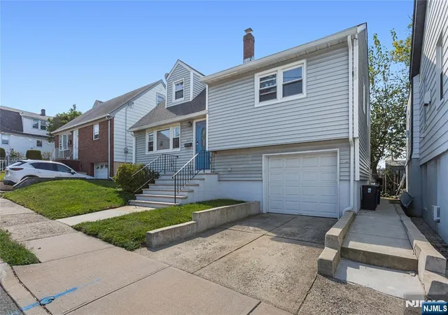 Photo 2 of Single family home for sale at 253 Stover Ave, North Arlington, NJ 07031 | MLS# 26031359 | Listing updated on 2026-09-12