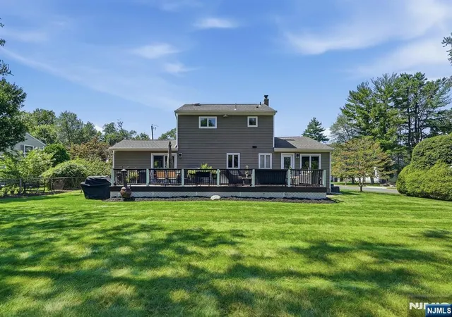 Photo 3 of Single family home for sale at 7 Asmus Rd, Closter, NJ 07624 | MLS# 26031360 | Listing updated on 2026-09-16
