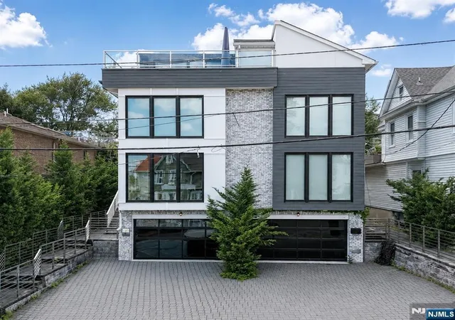 Photo 1 of Sale Pending at 14 Valley Pl, Edgewater, NJ 07020 | MLS# 26031363 | Listing updated on 2026-09-12