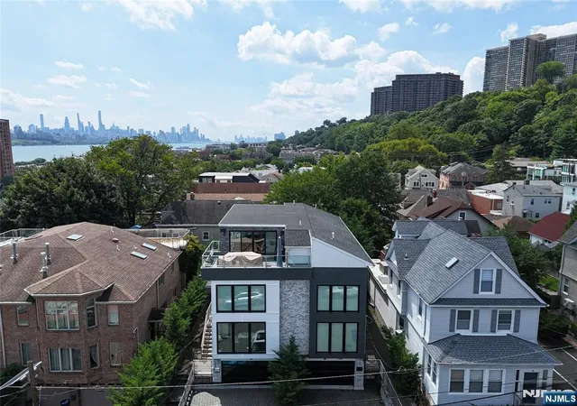 Photo 2 of Sale Pending at 14 Valley Pl, Edgewater, NJ 07020 | MLS# 26031363 | Listing updated on 2026-09-12