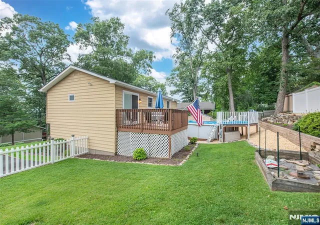 2nd image of 115 New York Ave, Jefferson Township, NJ 07849 | MLS# 26031374