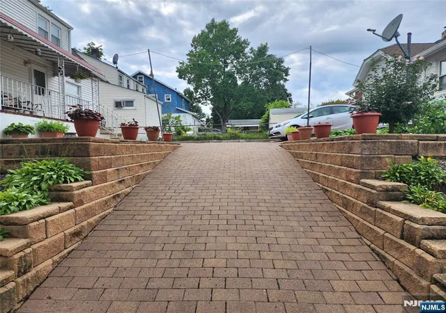 Photo 3 of Single family home for sale at 499 Jauncey Ave, Lyndhurst, NJ 07071 | MLS# 26031392 | Listing updated on 2026-09-05