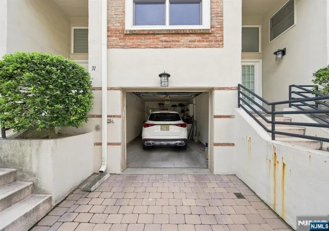26th image of 31 Grand Cove Wy #E31, Edgewater, NJ 07020 | MLS# 26031401