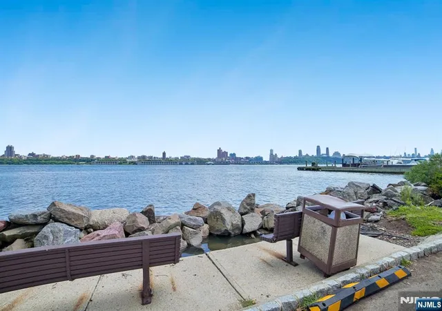 2nd image of 1055 River Rd, Edgewater, NJ 07020