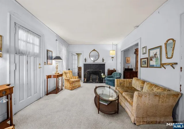 Photo 4 of Sale Pending at 20 Woodside Ter, West Orange, NJ 07052 | MLS# 26031433 | Listing updated on 2026-10-13