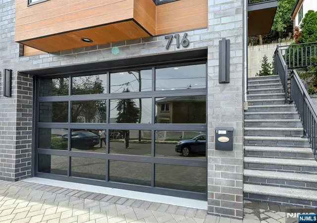 Photo 3 of Townhouse for sale at 712 Undercliff Ave, Edgewater, NJ 07020 | MLS# 26031439 | Listing updated on 2026-08-19