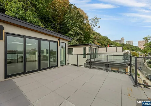 45th image of 712 Undercliff Ave, Edgewater, NJ 07020 | MLS# 26031439