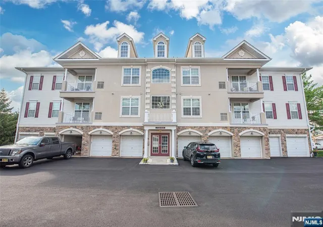 Photo 2 of Sale Pending at 7 Cliff Rd #D2, Woodland Park, NJ 07424 | MLS# 26031445 | Listing updated on 2026-08-28