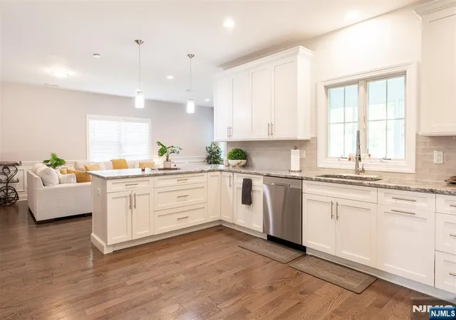 5th image of 67 Bluffs Ct, Hamburg, NJ 07419 | MLS# 26031465