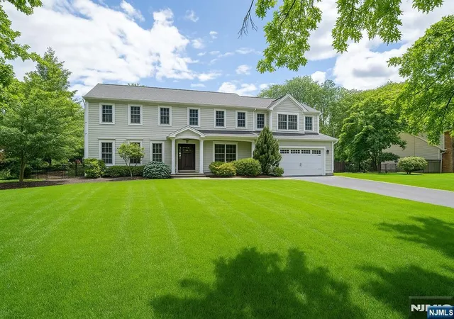 Photo 1 of Single family home for sale at 285 Dunham Pl, Glen Rock, NJ 07452 | MLS# 26031483 | Listing updated on 2026-08-23