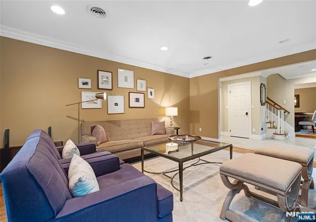 Photo 3 of Single family home for sale at 285 Dunham Pl, Glen Rock, NJ 07452 | MLS# 26031483 | Listing updated on 2026-08-23