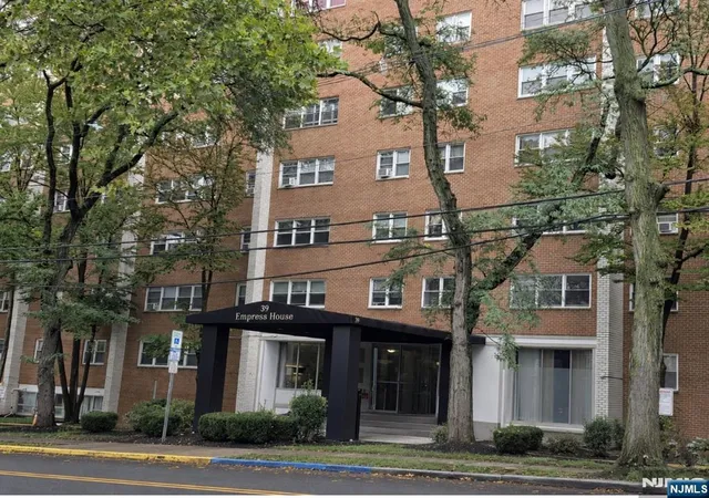 Photo 1 of Sale Pending at 39 E 39th #`M1, Paterson, NJ 07514 | MLS# 26031509 | Listing updated on 2026-09-08